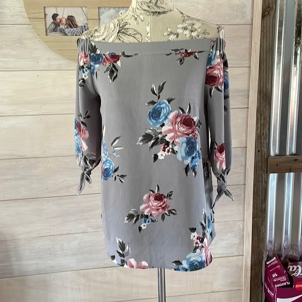 𝅺*monteau Gray Flower Off Shoulder Top L